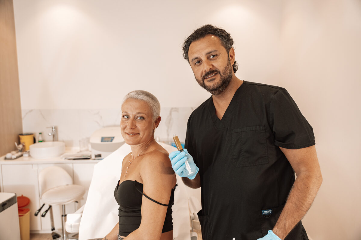 Dr. Yarollahi with patient during PRP therapy consultation at CellOrtho Marbella